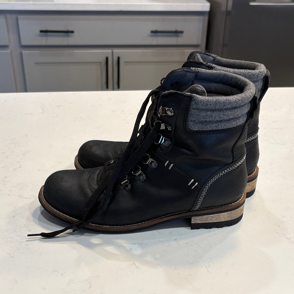 Kodiak Black and Gray Winter Boots